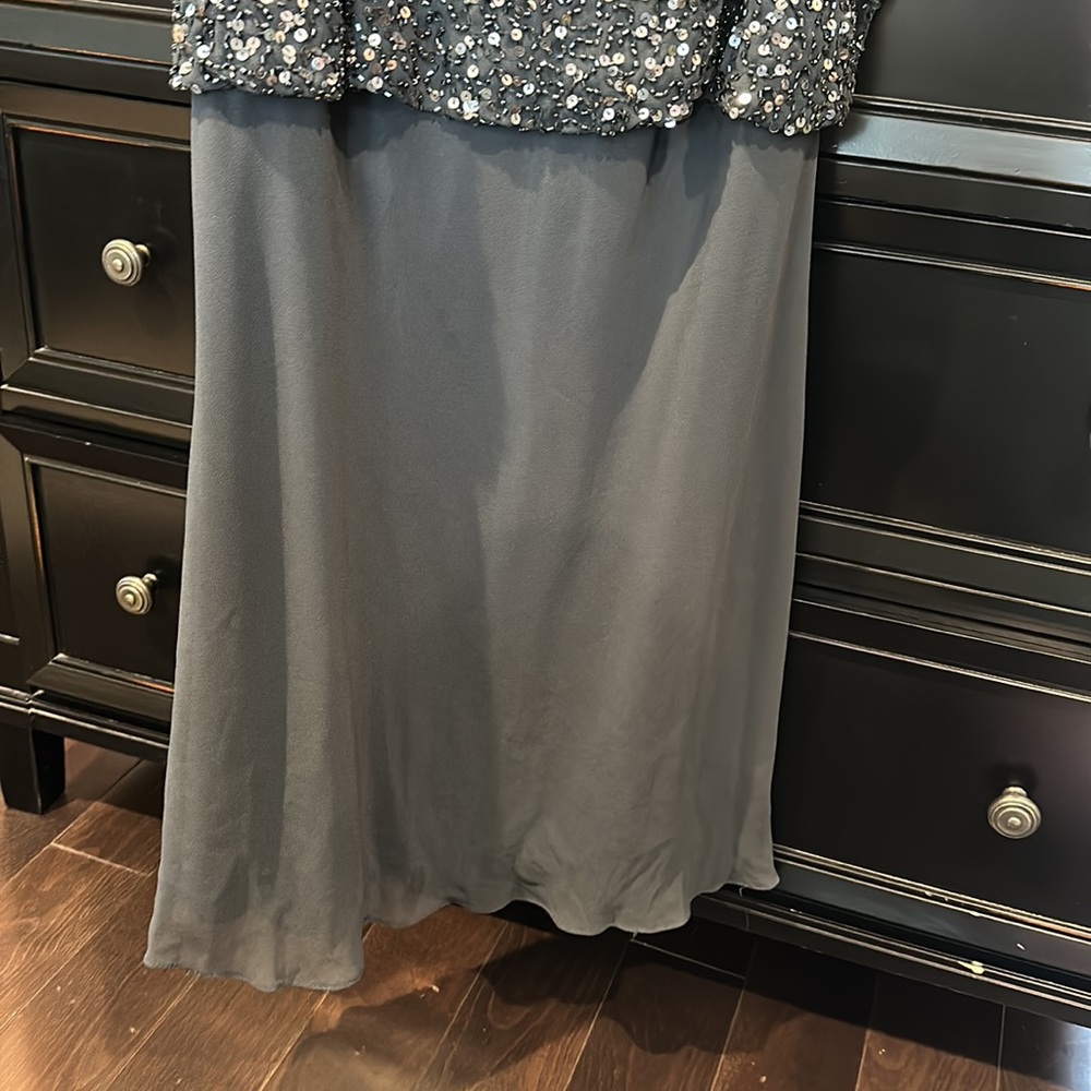Women’s dress - Picture 6 of 8